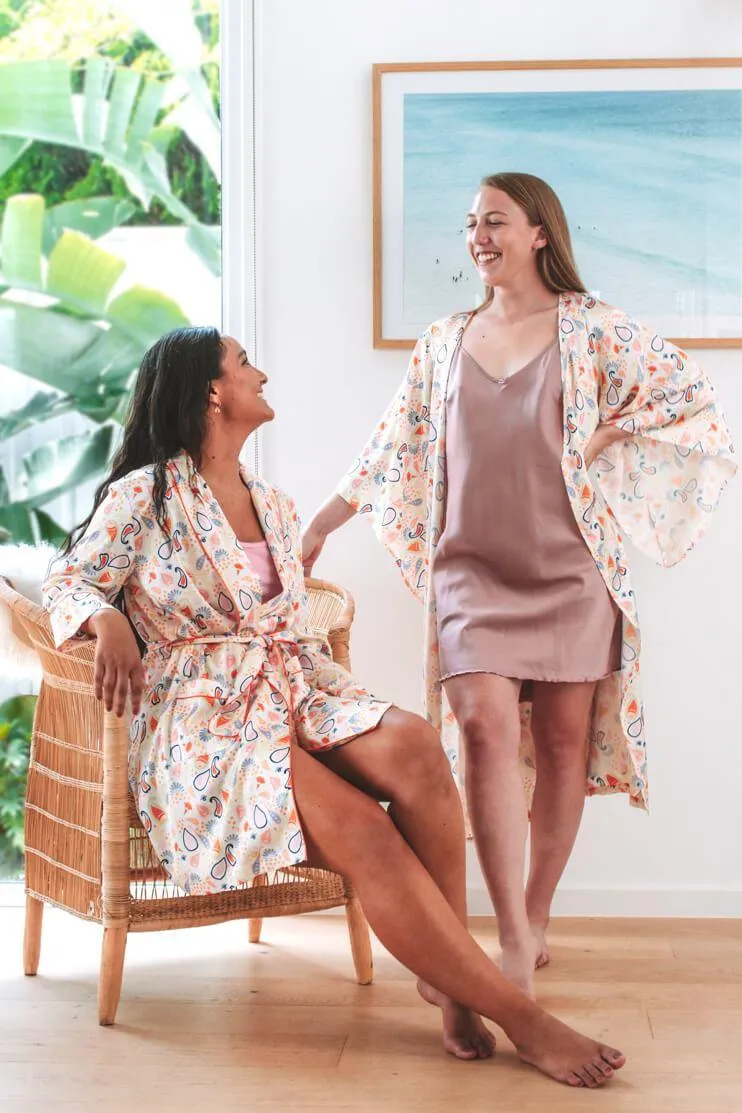 Freya Short Robe - Pastel Paisely Print